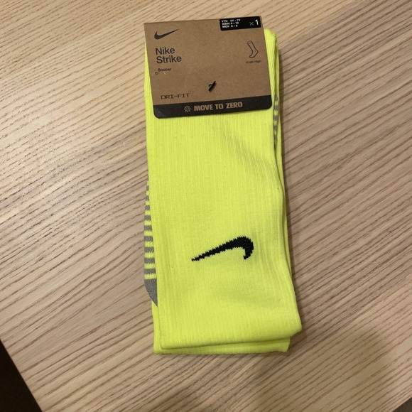Nike Strike Knee‎ High Soccer Socks- Style FQ8253-702 Size M (6-10) - Picture 1 of 6